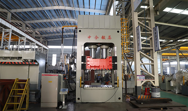 800噸框架式液壓機（模壓、拉伸）