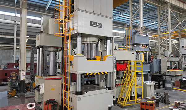 鋁合金鍛壓設(shè)備_800噸冷擠壓成型液壓機