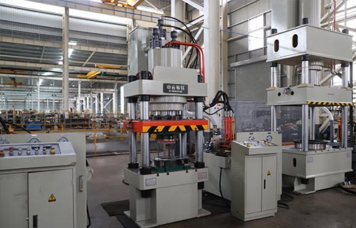 錨桿托盤生產(chǎn)設備-315噸三梁四柱液壓機