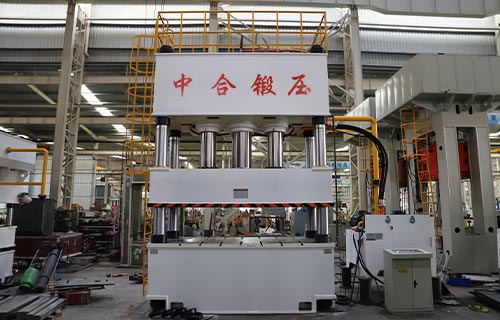 1000噸三梁四柱液壓機(jī)（特點(diǎn)、參數(shù)、應(yīng)用）