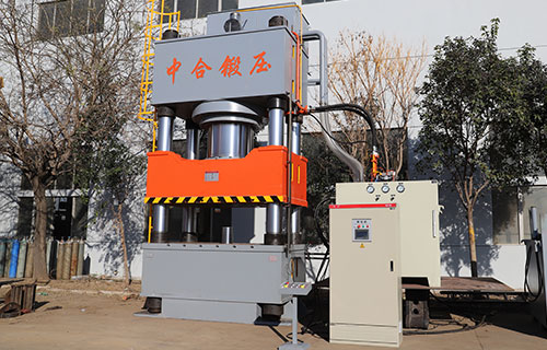 如何選擇適合的滕州2000噸四柱液壓機？