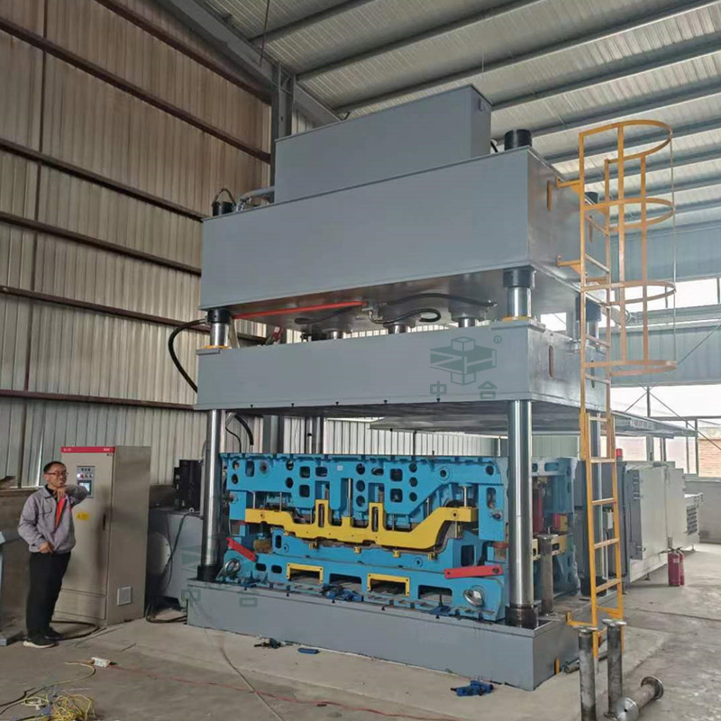 315噸汽車(chē)內(nèi)飾件成型液壓機(jī)-大臺(tái)面液壓機(jī)定制(圖2)